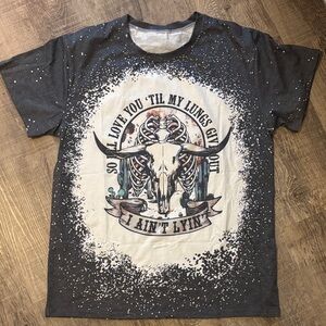 Graphic T-Shirt with Bull Skull Design